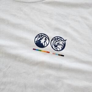 Minnesota Lynx Wolves Pride WNBA Basketball T Shirt L